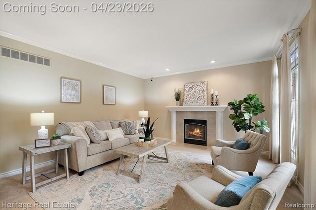1562 Eagle Trail, Oxford, MI 48371
