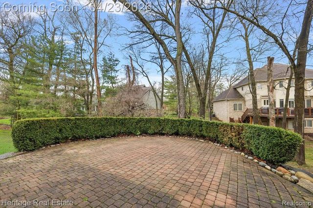 1562 Eagle Trail, Oxford, MI 48371