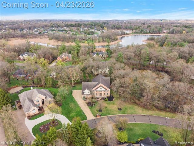 1562 Eagle Trail, Oxford, MI 48371