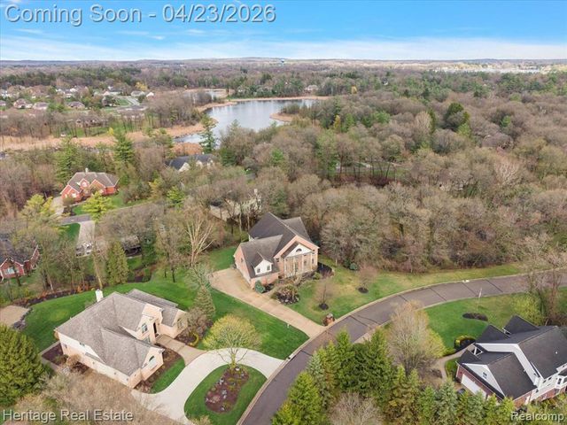 1562 Eagle Trail, Oxford, MI 48371