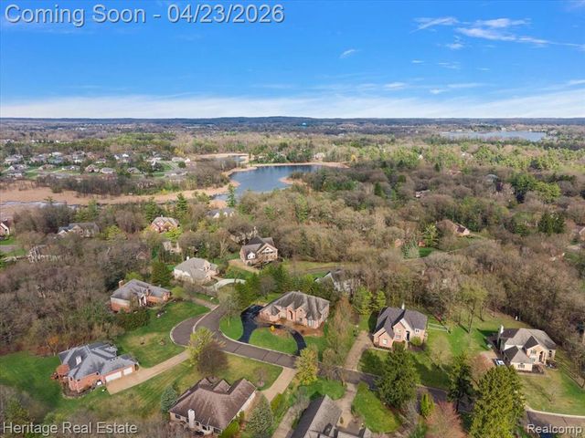 1562 Eagle Trail, Oxford, MI 48371