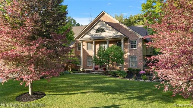 1562 Eagle Trail, Oxford, MI 48371