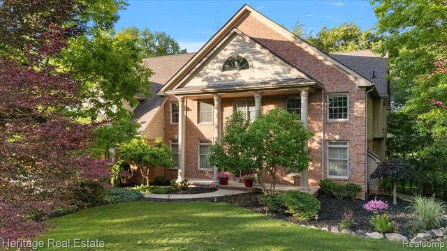 1562 Eagle Trail, Oxford, MI 48371