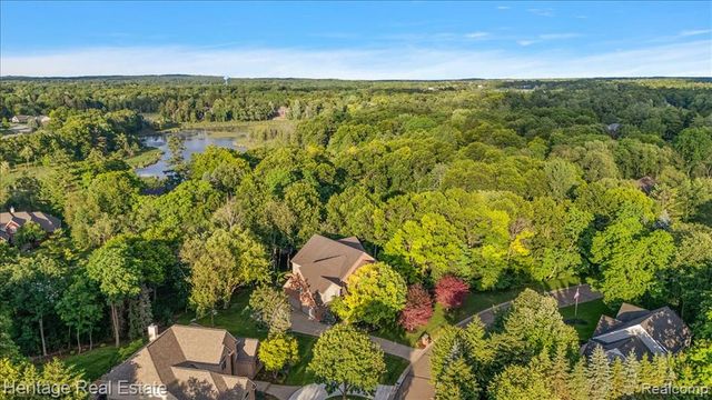 1562 Eagle Trail, Oxford, MI 48371