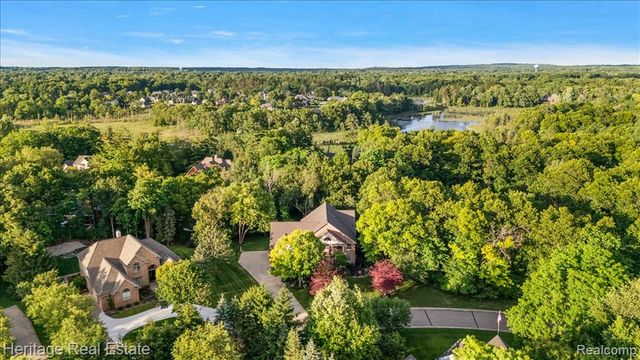 1562 Eagle Trail, Oxford, MI 48371