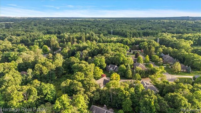 1562 Eagle Trail, Oxford, MI 48371