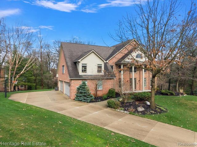 1562 Eagle Trail, Oxford, MI 48371