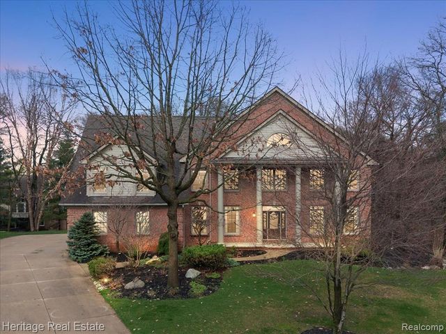 1562 Eagle Trail, Oxford, MI 48371