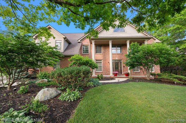 1562 Eagle Trail, Oxford, MI 48371