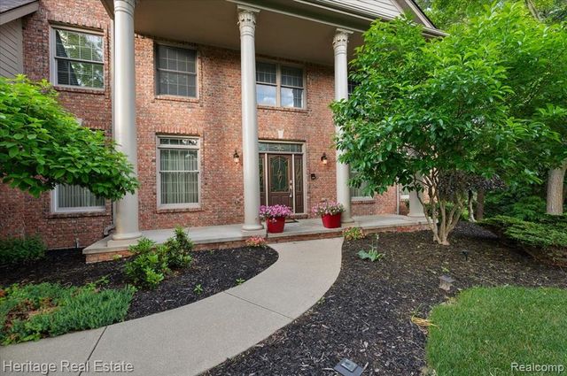 1562 Eagle Trail, Oxford, MI 48371