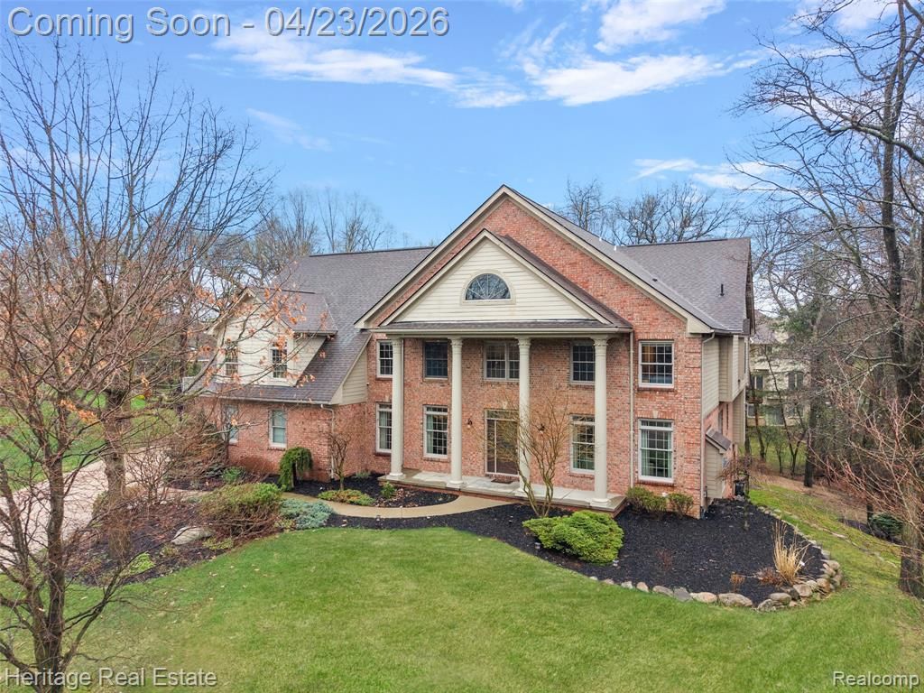 1562 Eagle Trail, Oxford, MI 48371