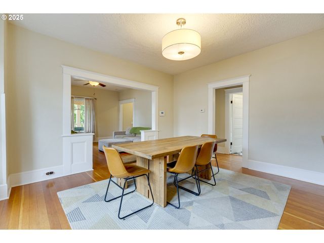 8113 Se MORRISON St, Portland, OR 97215