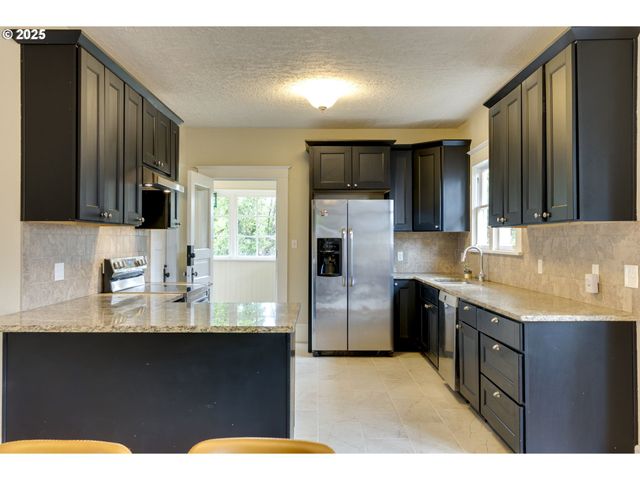 8113 Se MORRISON St, Portland, OR 97215