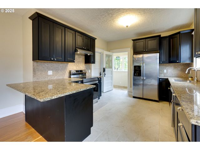 8113 Se MORRISON St, Portland, OR 97215