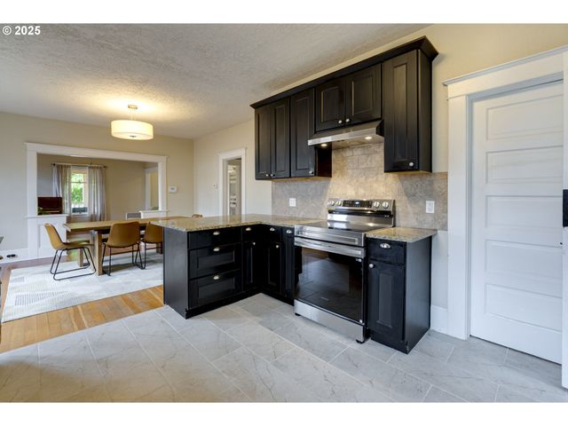 8113 Se MORRISON St, Portland, OR 97215