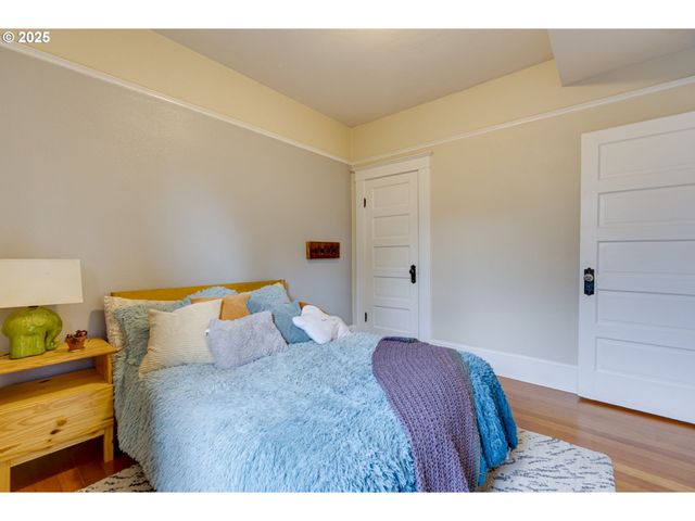 8113 Se MORRISON St, Portland, OR 97215