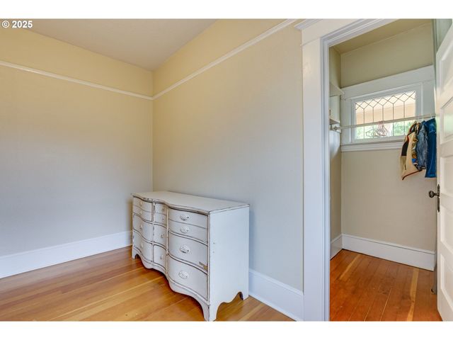 8113 Se MORRISON St, Portland, OR 97215