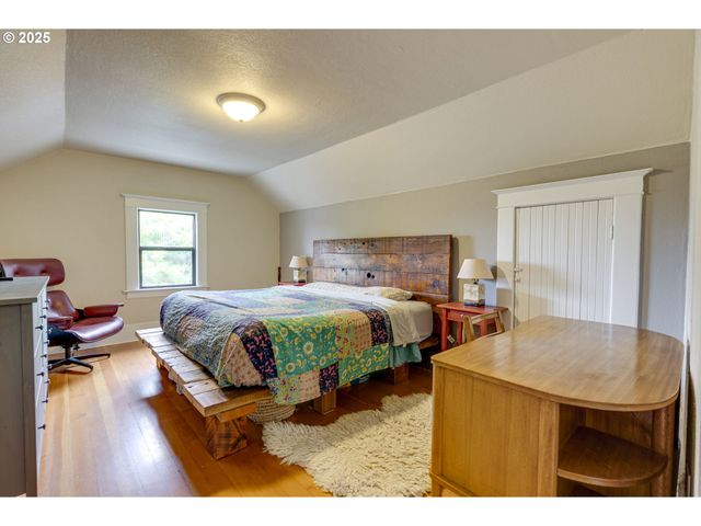 8113 Se MORRISON St, Portland, OR 97215