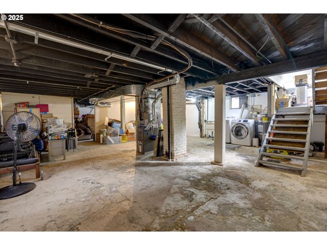 8113 Se MORRISON St, Portland, OR 97215