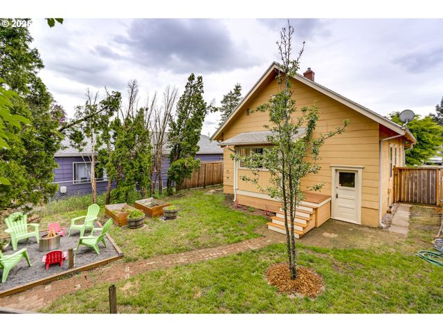 8113 Se MORRISON St, Portland, OR 97215