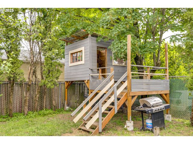 8113 Se MORRISON St, Portland, OR 97215