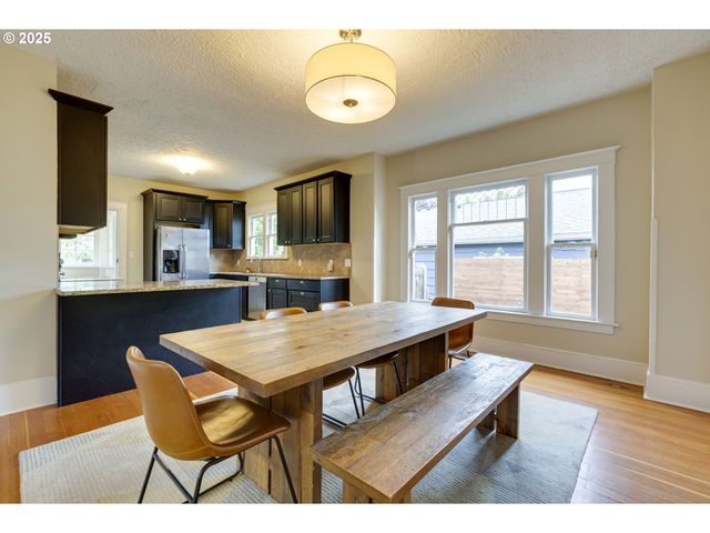 8113 Se MORRISON St, Portland, OR 97215