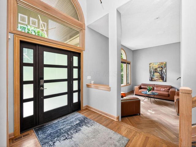 9750 Erin Woods Drive, Dublin, OH 43017