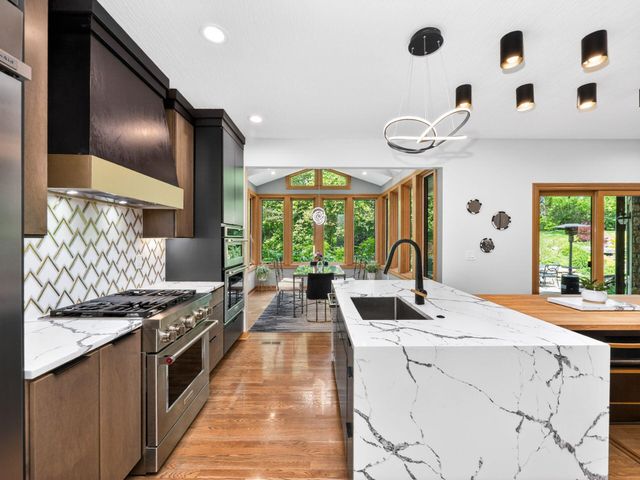 9750 Erin Woods Drive, Dublin, OH 43017