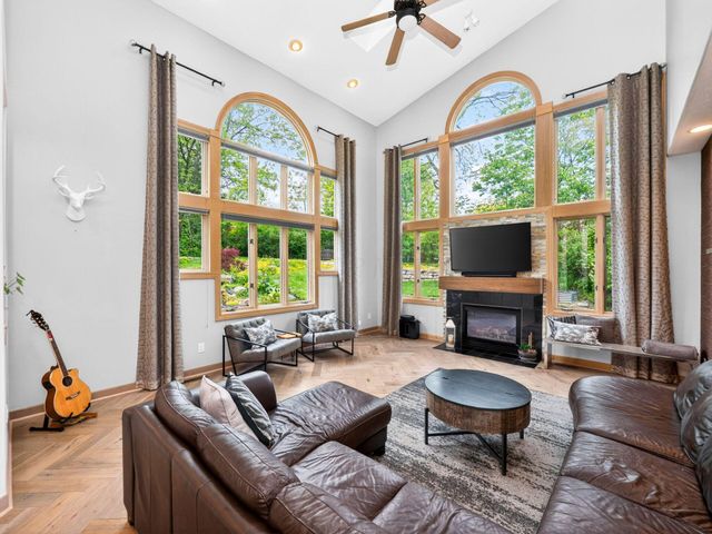 9750 Erin Woods Drive, Dublin, OH 43017