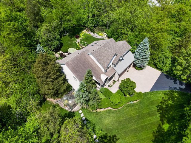 9750 Erin Woods Drive, Dublin, OH 43017