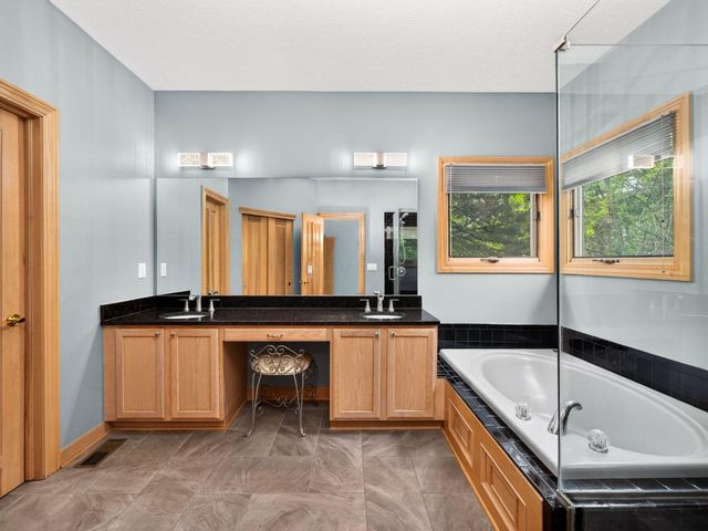 9750 Erin Woods Drive, Dublin, OH 43017