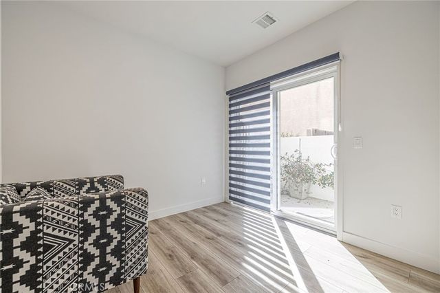 14662 W Sara Lane, Panorama City, CA 91402