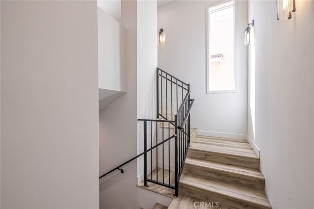 14662 W Sara Lane, Panorama City, CA 91402