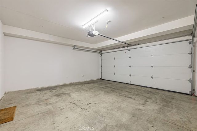 14662 W Sara Lane, Panorama City, CA 91402