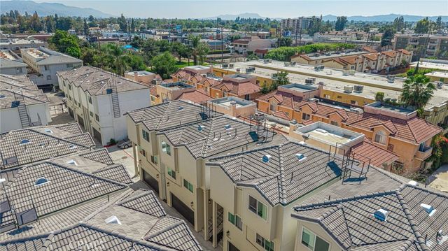 14662 W Sara Lane, Panorama City, CA 91402