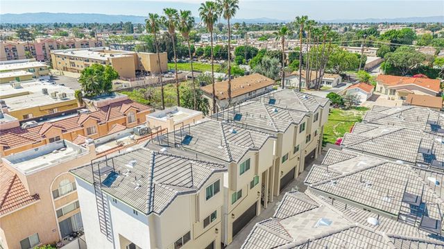 14662 W Sara Lane, Panorama City, CA 91402