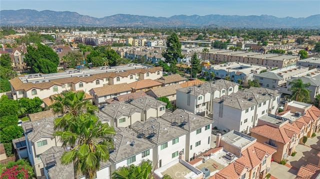 14662 W Sara Lane, Panorama City, CA 91402