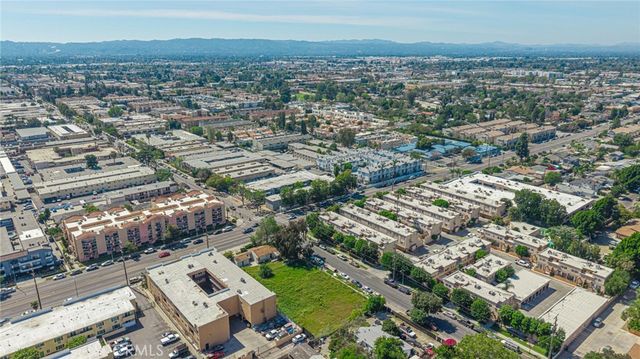14662 W Sara Lane, Panorama City, CA 91402