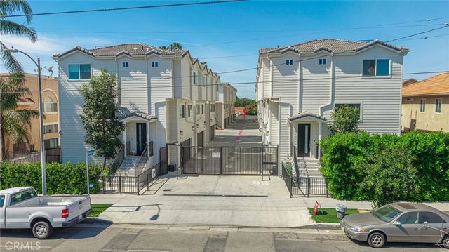 14662 W Sara Lane, Panorama City, CA 91402