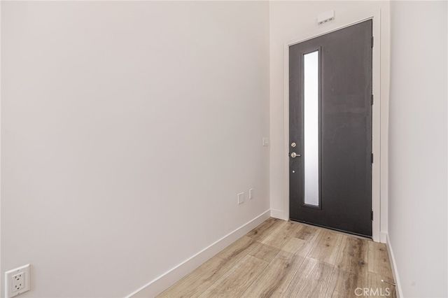 14662 W Sara Lane, Panorama City, CA 91402
