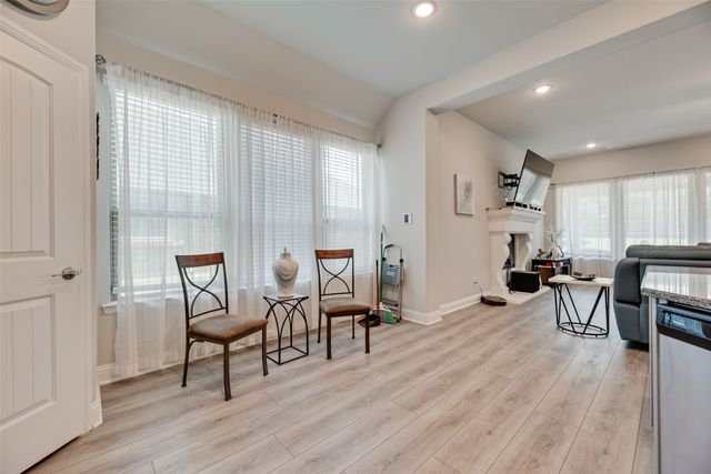 643 Woodridge Drive, Oak Point, TX 75068