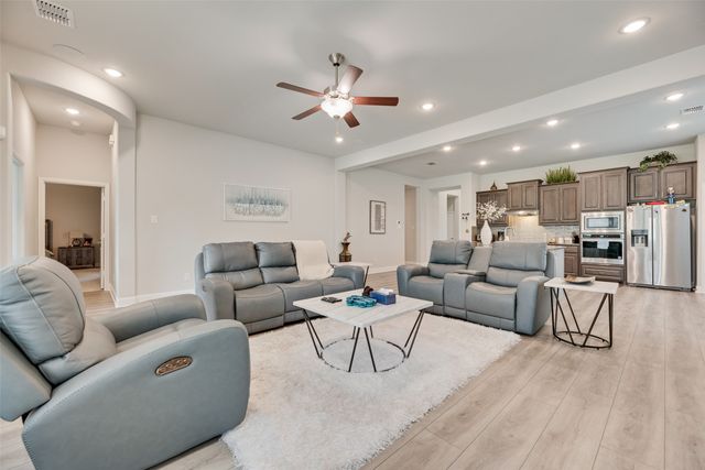 643 Woodridge Drive, Oak Point, TX 75068