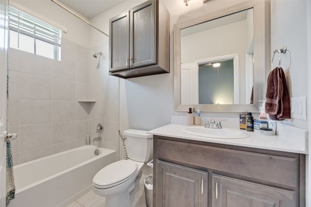 643 Woodridge Drive, Oak Point, TX 75068