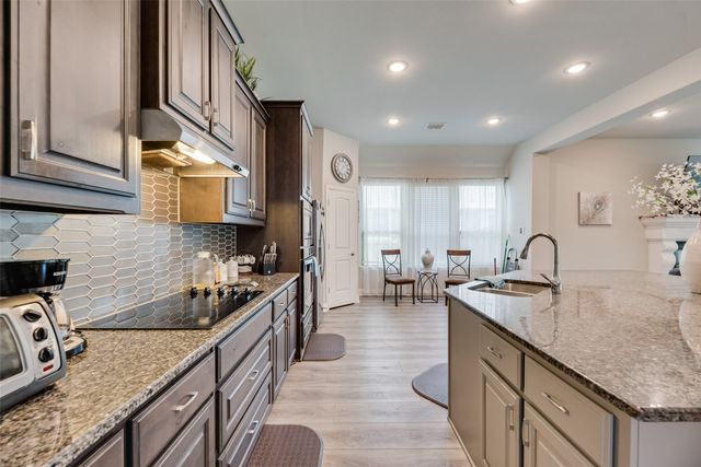 643 Woodridge Drive, Oak Point, TX 75068