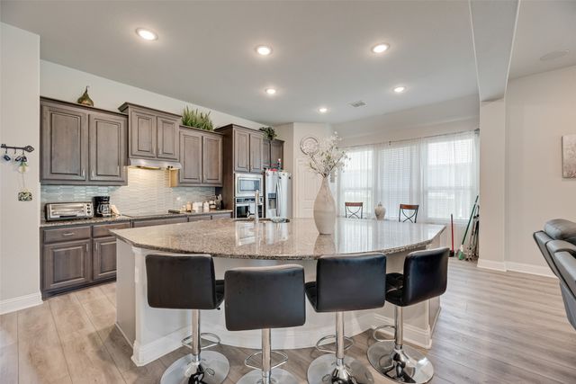 643 Woodridge Drive, Oak Point, TX 75068