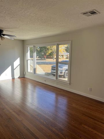 201 SE 4th Street, Lexington, OK 73051