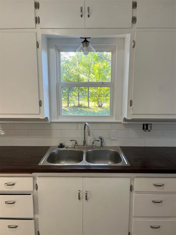 201 SE 4th Street, Lexington, OK 73051