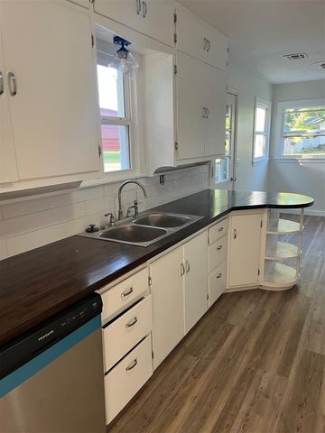 201 SE 4th Street, Lexington, OK 73051