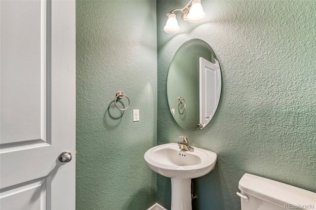 12852 N Jasmine Street E, Thornton, CO 80602