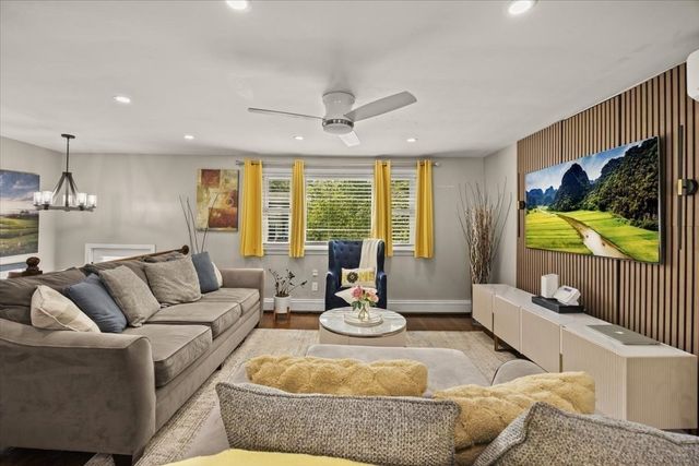140 Tosca Dr, Brockton, MA 02301